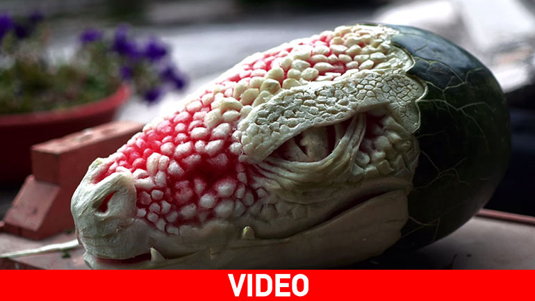 Δράκος εμφανίστηκε σε… καρπούζι